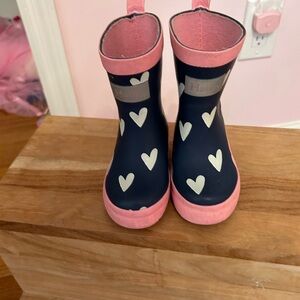 Hatley Rain Boots in Navy with Pink Trim and Hearts!